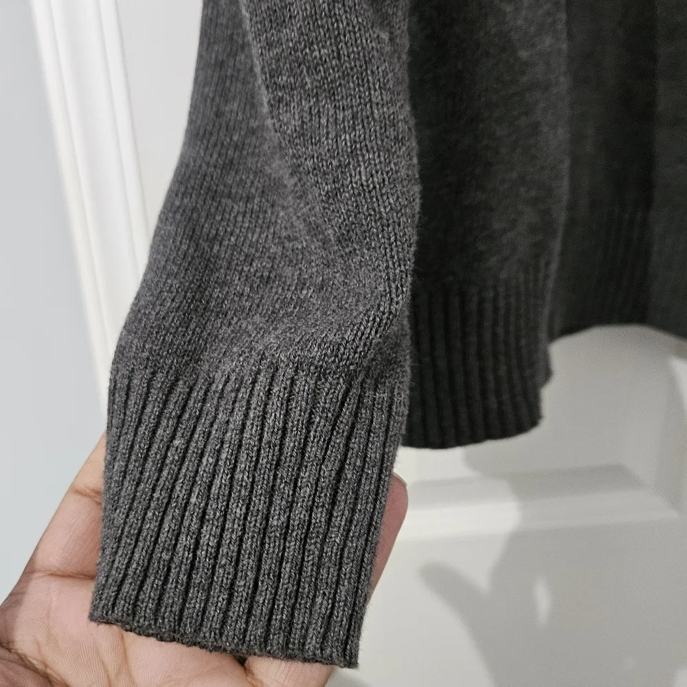 Sale: Men’s Gray Crewneck Sweater - Large
